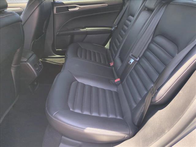 Used 2020 Ford Fusion SEL image 18