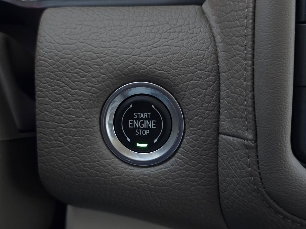 Used 2021 GMC Yukon XL Denali w/ Denali Premium Package image 20