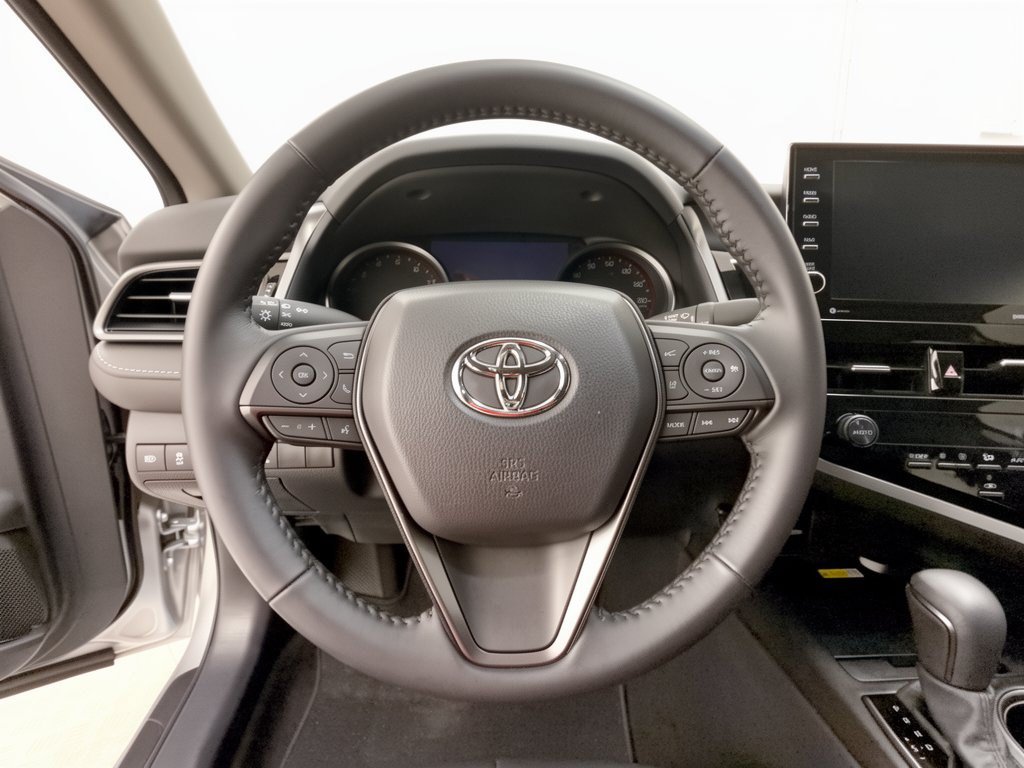 Used 2024 Toyota Camry XSE FWD image 10