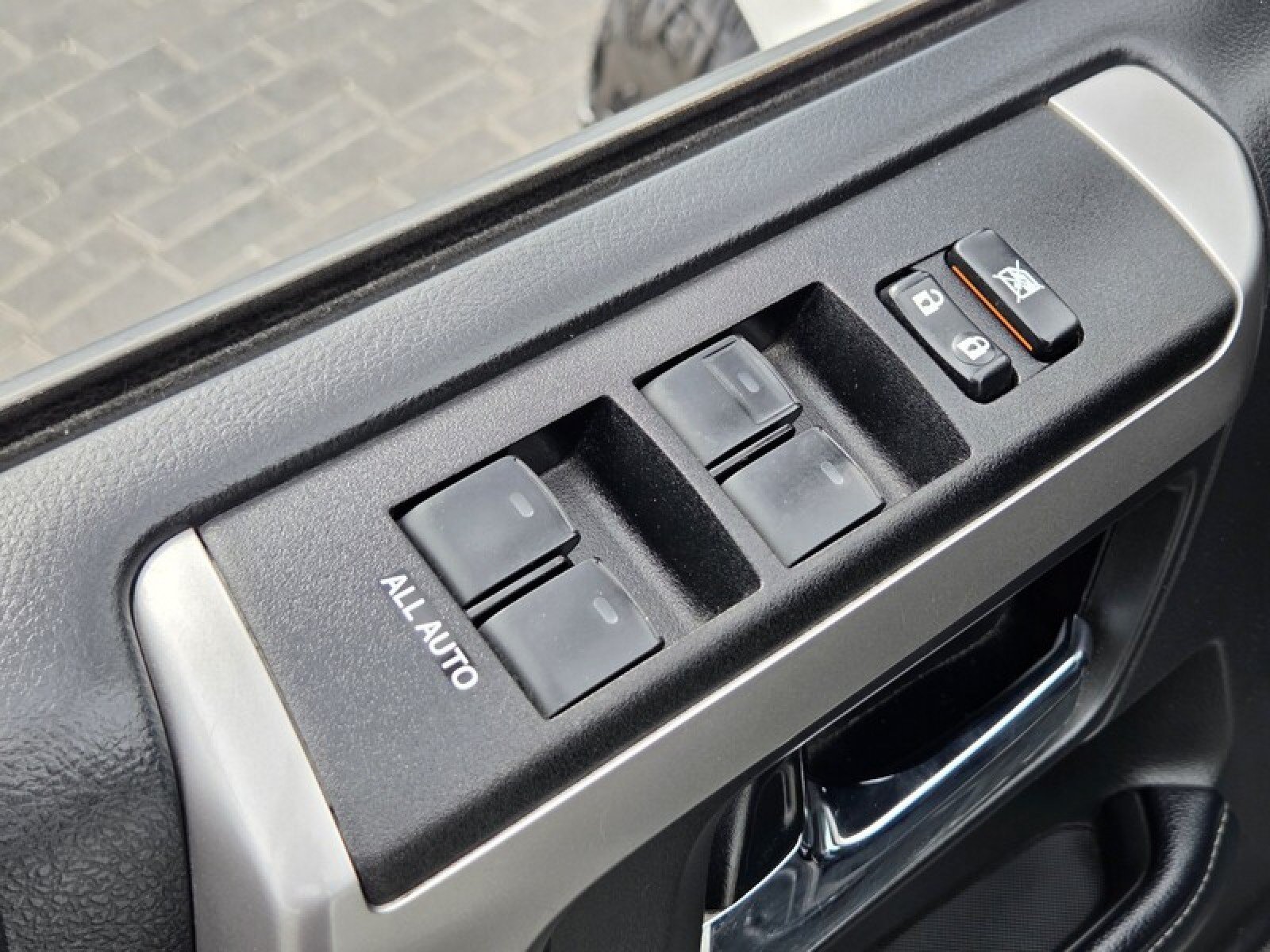 Used 2020 Toyota 4Runner SR5 AWD/4WD image 23