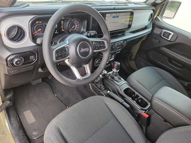 Used 2026 Jeep Wrangler Unlimited Sahara AWD/4WD image 8