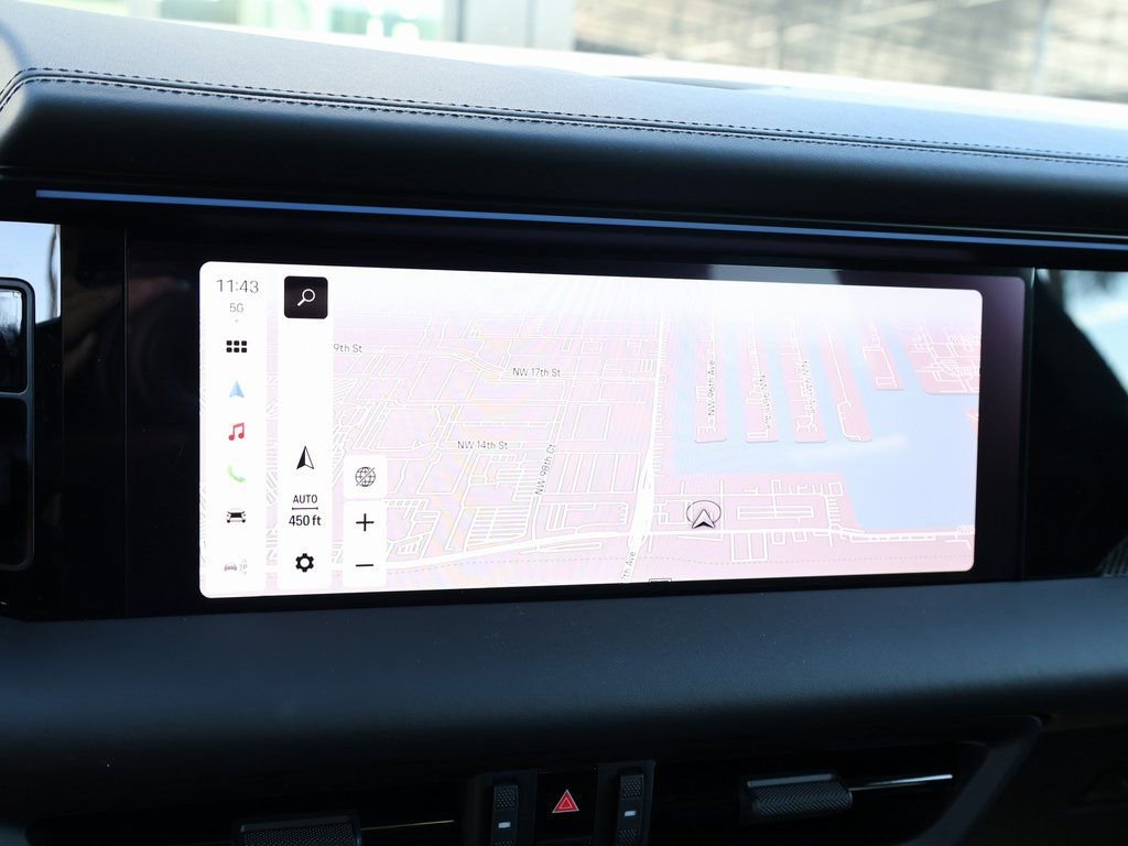 Used 2025 Porsche Macan Turbo Electric image 32