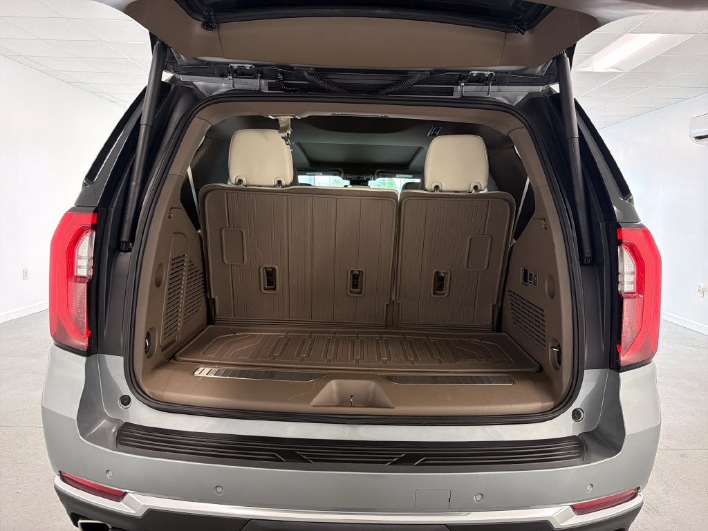 Used 2025 GMC Yukon Denali w/ Sun & Power Step Package RWD image 8
