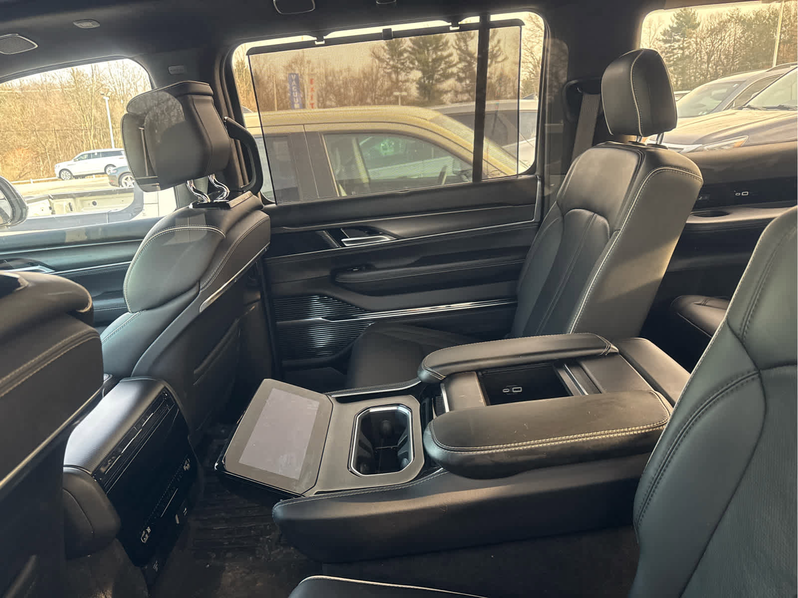 Used 2023 Jeep Grand Wagoneer Series II Obsidian image 7