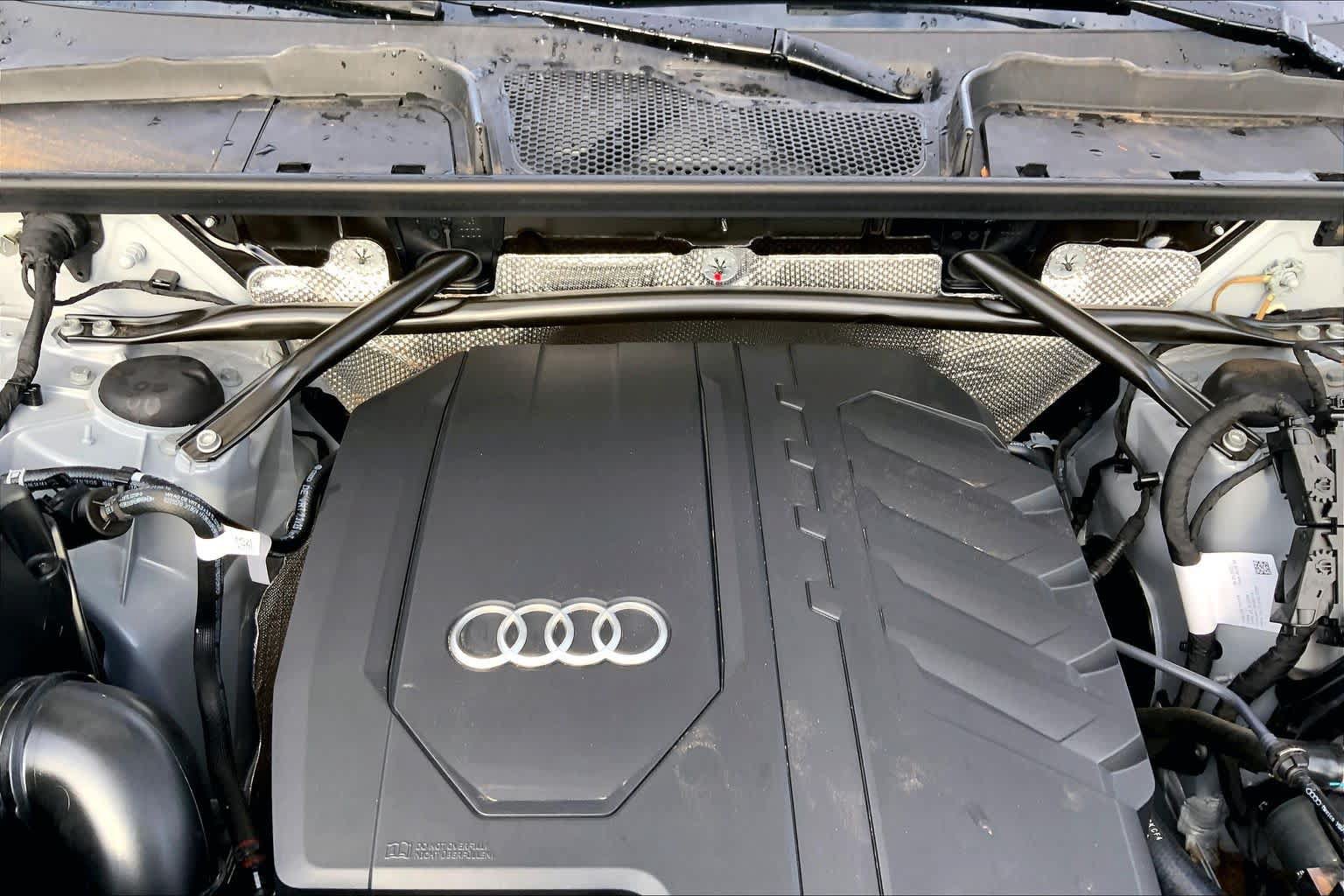 Used 2024 Audi Q5 2.0T Premium Plus w/ Premium Plus Package AWD/4WD image 32