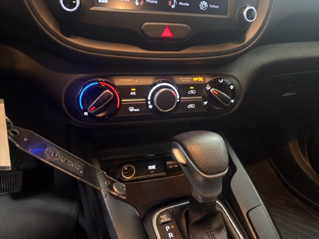 Certified 2024 Kia Soul LX w/ LX Technology Package FWD image 20