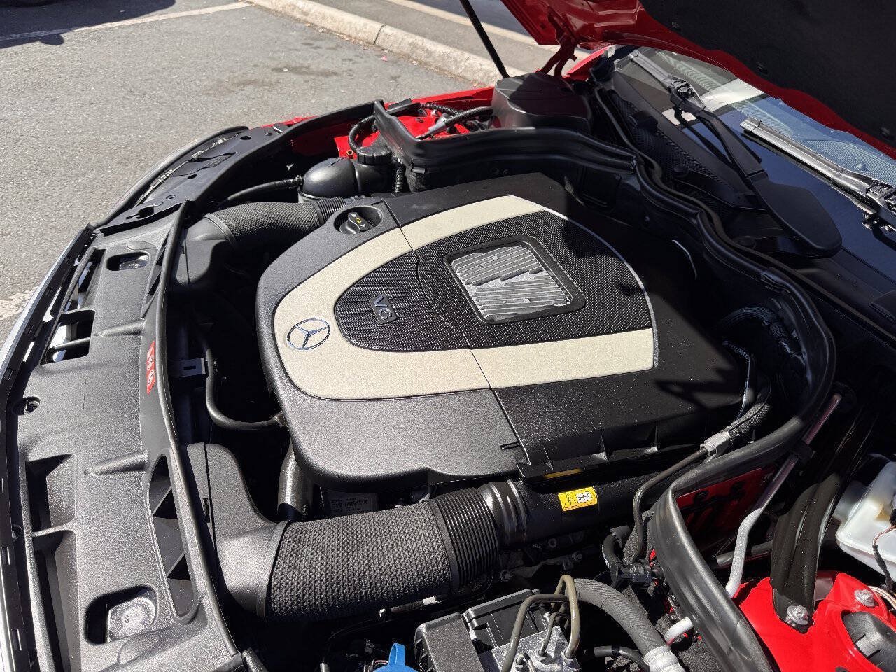 Used 2010 Mercedes-Benz C 300 Sedan image 12