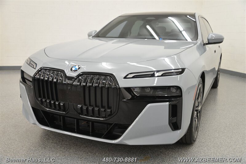 Used 2023 BMW 740i w/ Parking Assistance Package RWD image 1