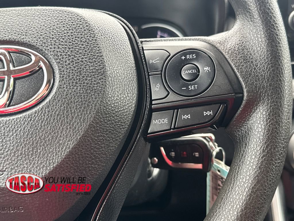 Used 2024 Toyota RAV4 LE AWD/4WD image 20