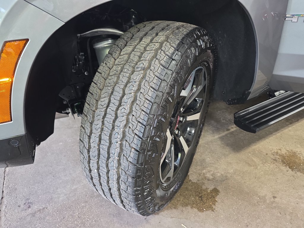 New 2026 GMC Yukon XL AT4 w/ AT4 Premium Plus Package AWD/4WD image 30