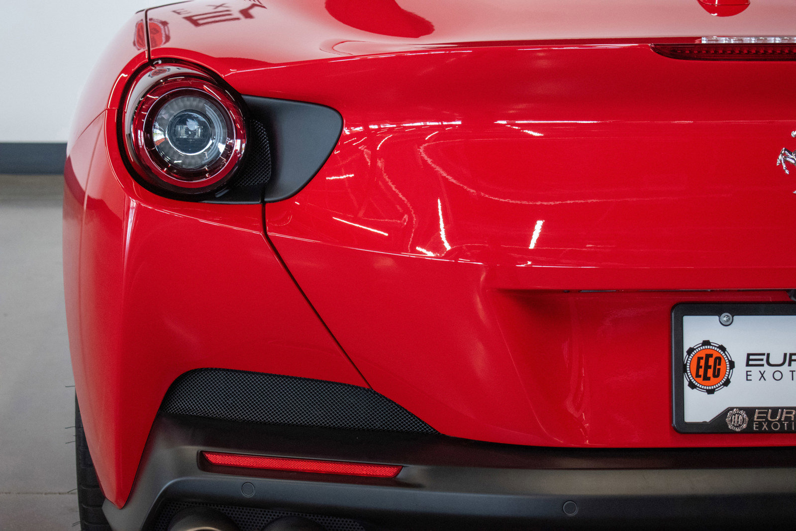Used 2020 Ferrari Portofino RWD image 18