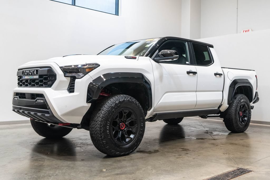 Used 2025 Toyota Tacoma TRD Pro AWD/4WD image 3