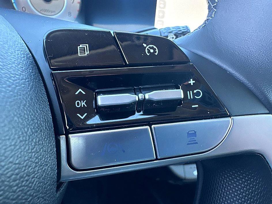 Certified 2023 Hyundai Elantra SEL w/ Convenience Package image 18