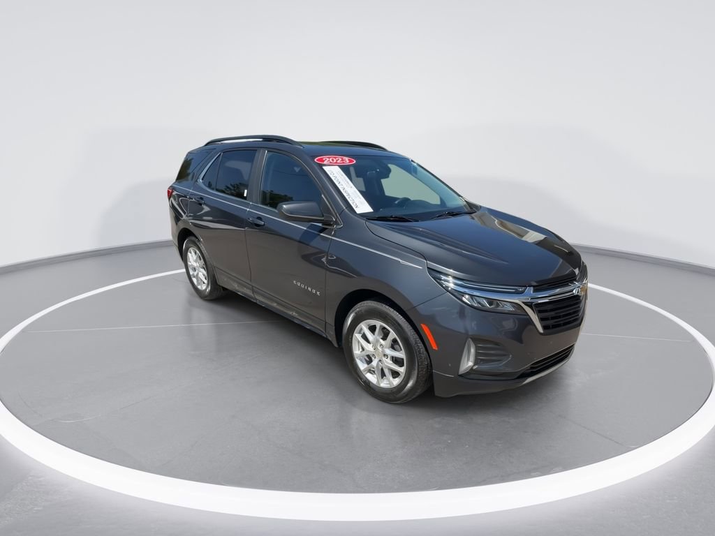 Used 2023 Chevrolet Equinox LT FWD image 2