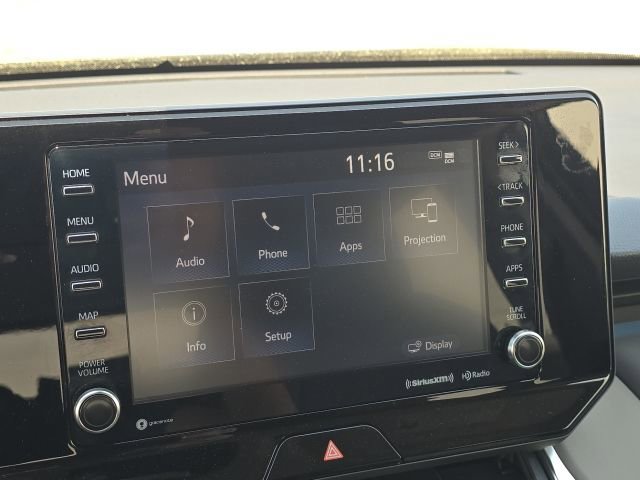 Used 2022 Toyota Venza LE image 25