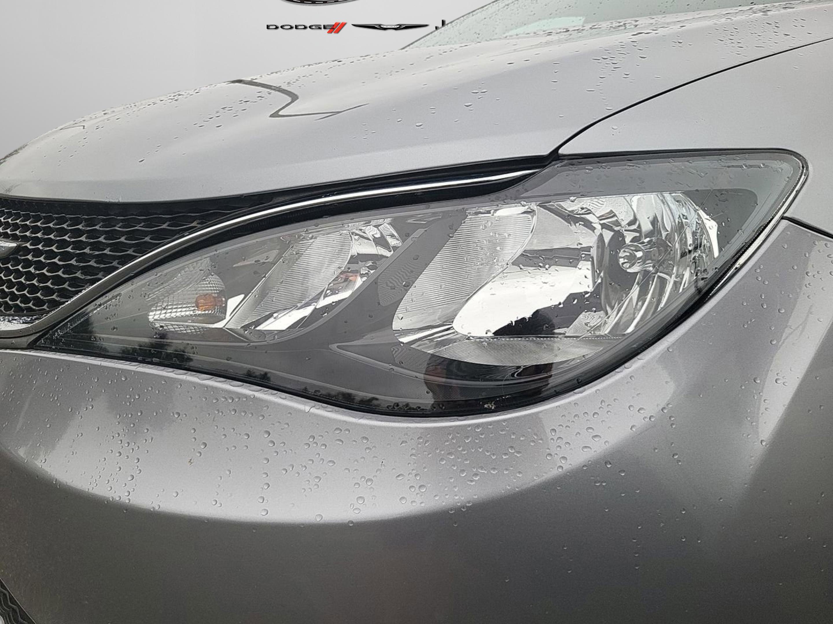 Used 2021 Chrysler Voyager Lxi image 5