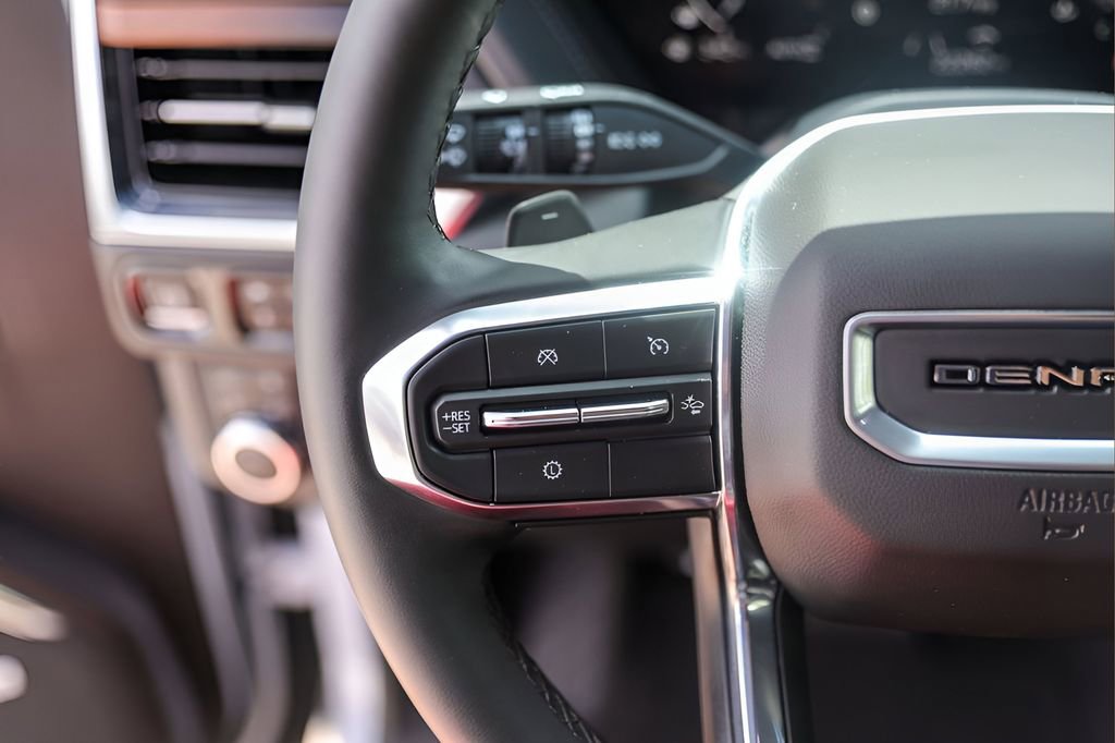 Used 2025 GMC Yukon XL Denali image 14