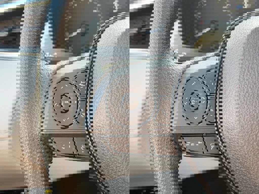 Certified 2023 Toyota Corolla Cross L image 24