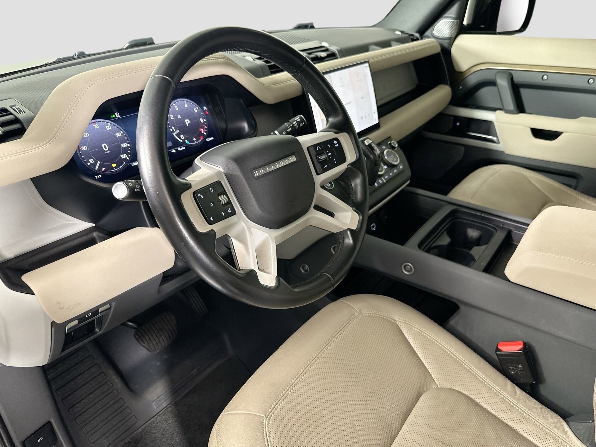 Used 2023 Land Rover Defender 130 SE image 10