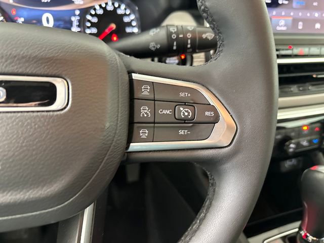 Used 2024 Jeep Compass Limited image 16