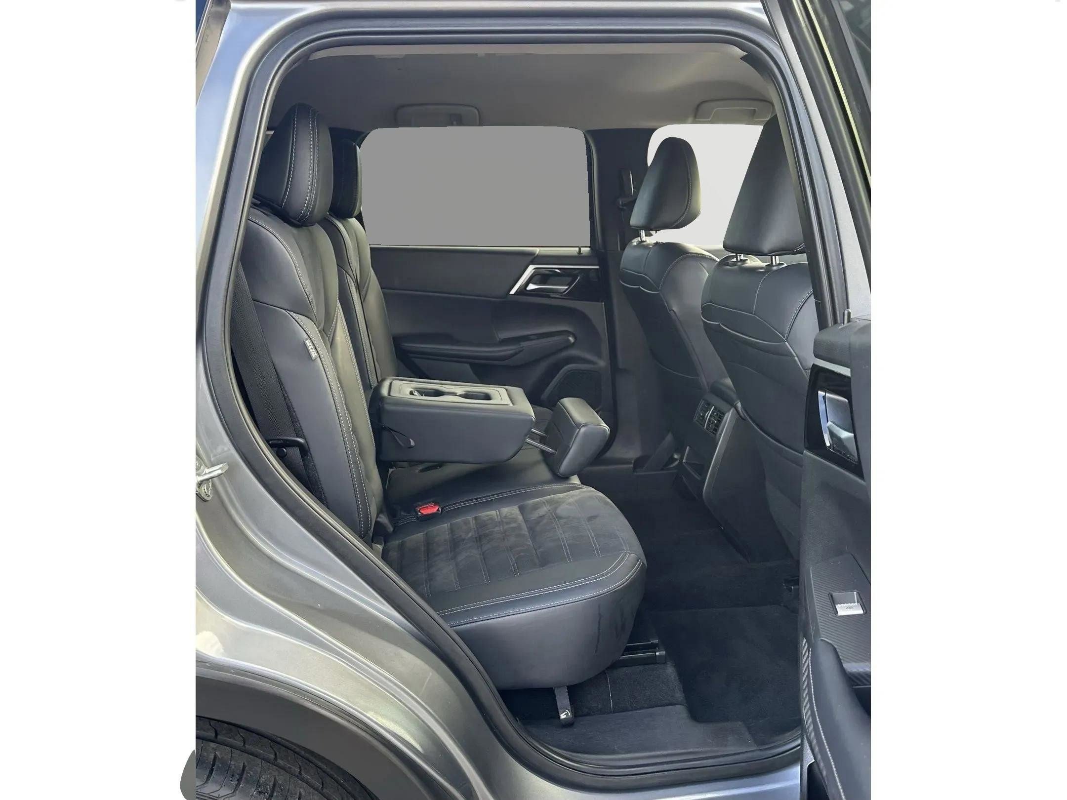 Used 2024 Mitsubishi Outlander SE Black Edition image 10