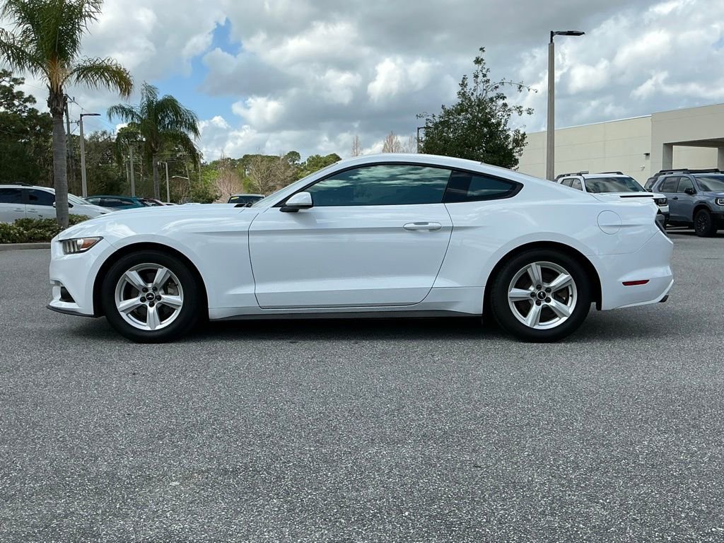 Used 2017 Ford Mustang Coupe image 3