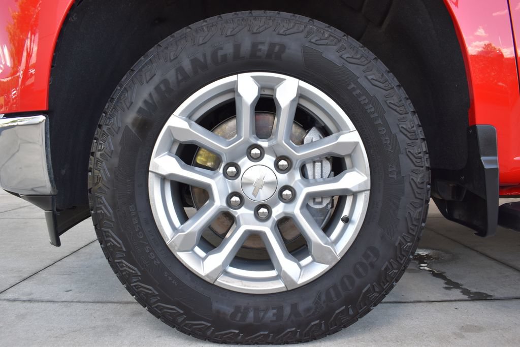 Used 2022 Chevrolet Silverado 1500 LT AWD/4WD image 14