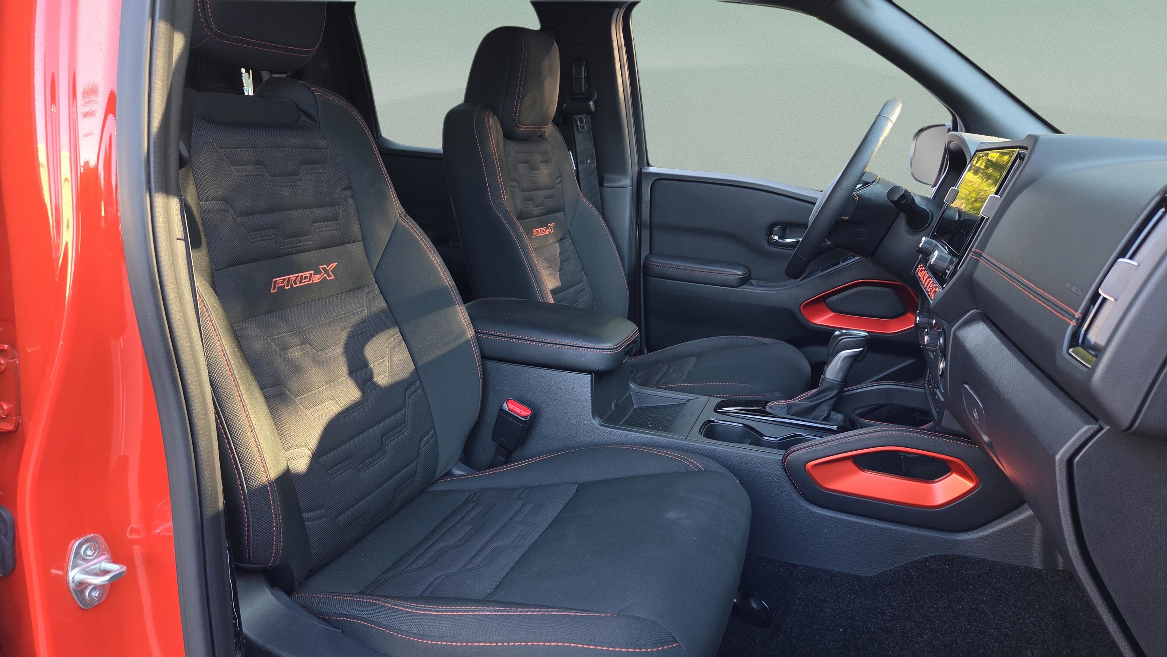 Used 2025 Nissan Frontier Pro-X w/ Pro Convenience Package RWD image 15