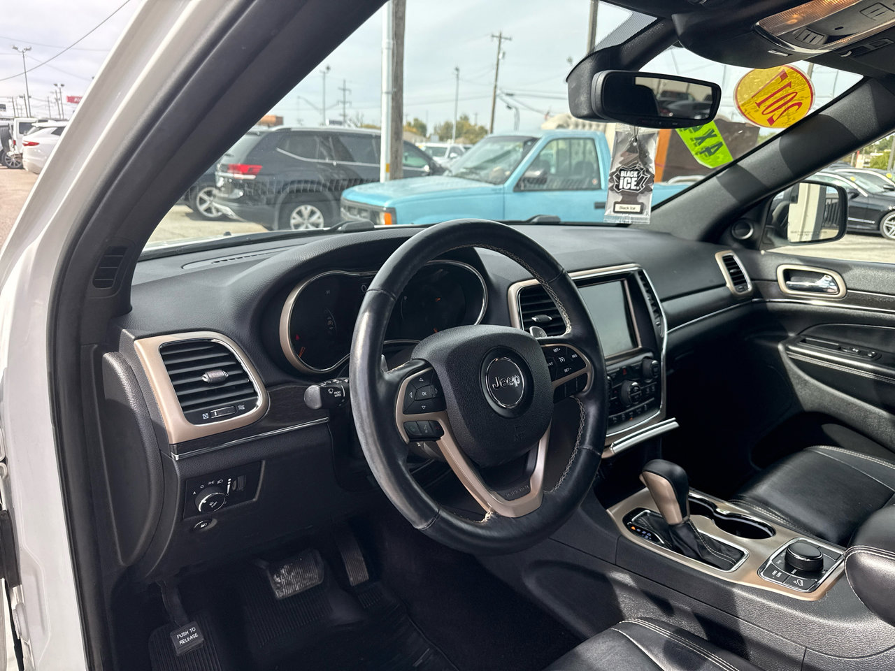 Used 2017 Jeep Grand Cherokee Limited image 10