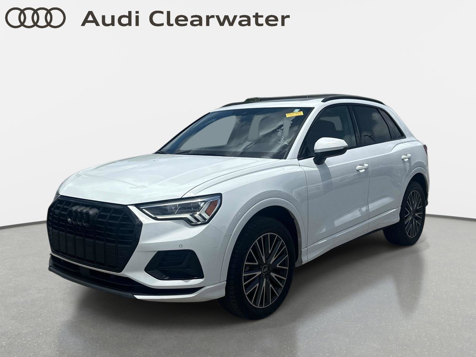 Used 2023 Audi Q3 2.0T Premium w/ Convenience Package AWD/4WD image 1