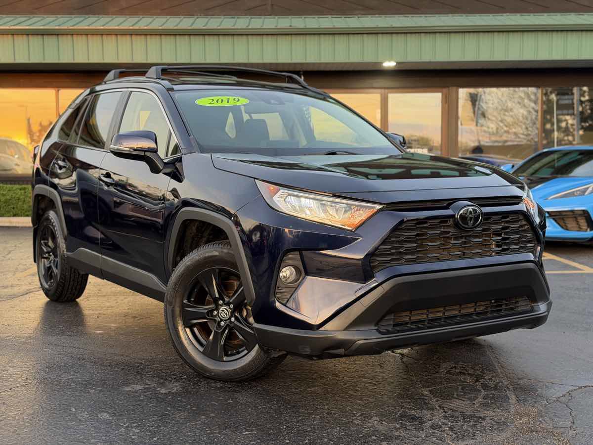 Used 2019 Toyota RAV4 XLE w/ All Weather Liner Package AWD/4WD image 3