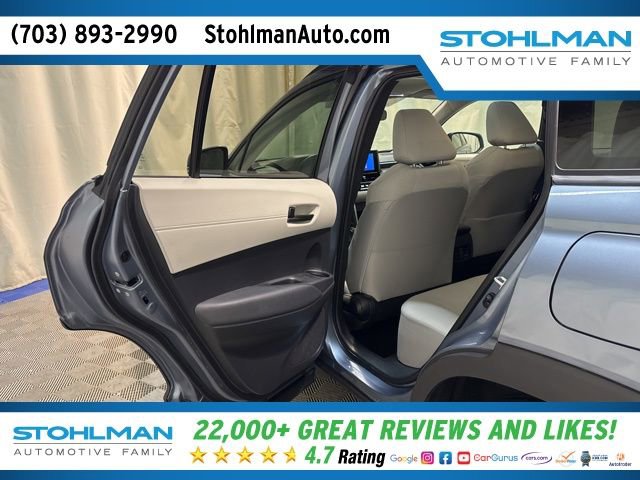 Used 2024 Toyota Corolla Cross LE image 28