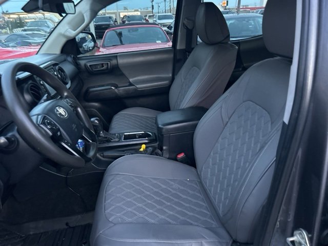 Used 2018 Toyota Tacoma SR w/ SR Convenience Package image 9