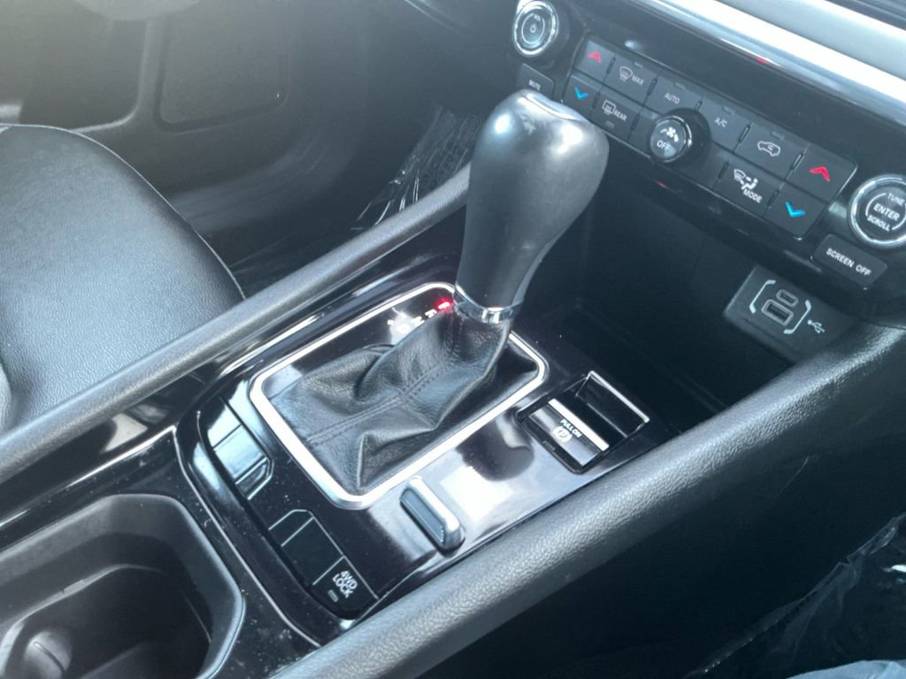 Used 2024 Jeep Compass Limited image 18