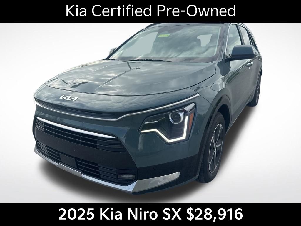 Certified 2025 Kia Niro SX image 9