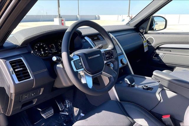 New 2026 Land Rover Discovery Limited Edition AWD/4WD image 7