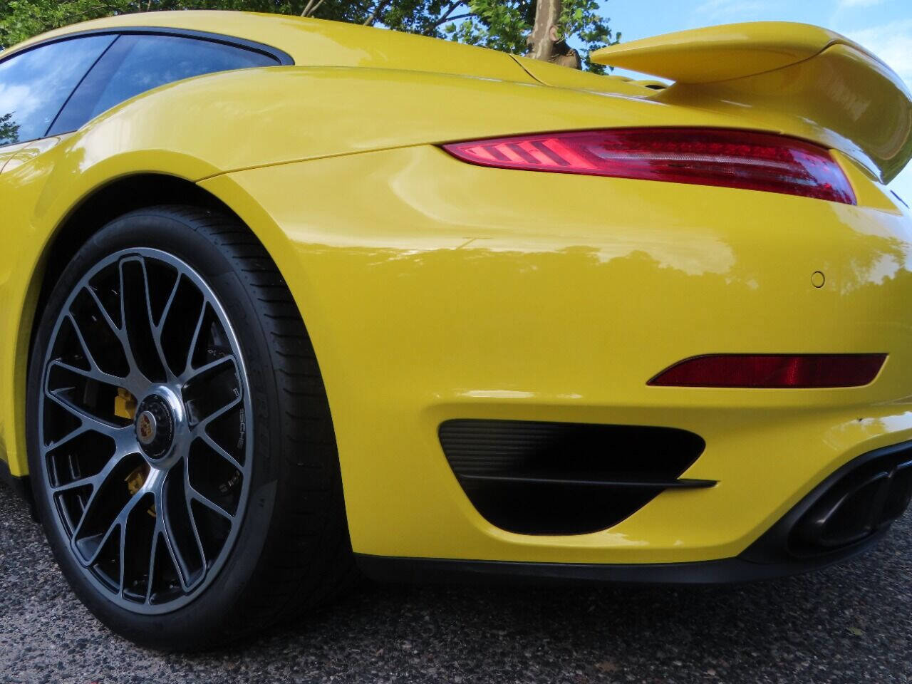 Used 2015 Porsche 911 Turbo S image 9