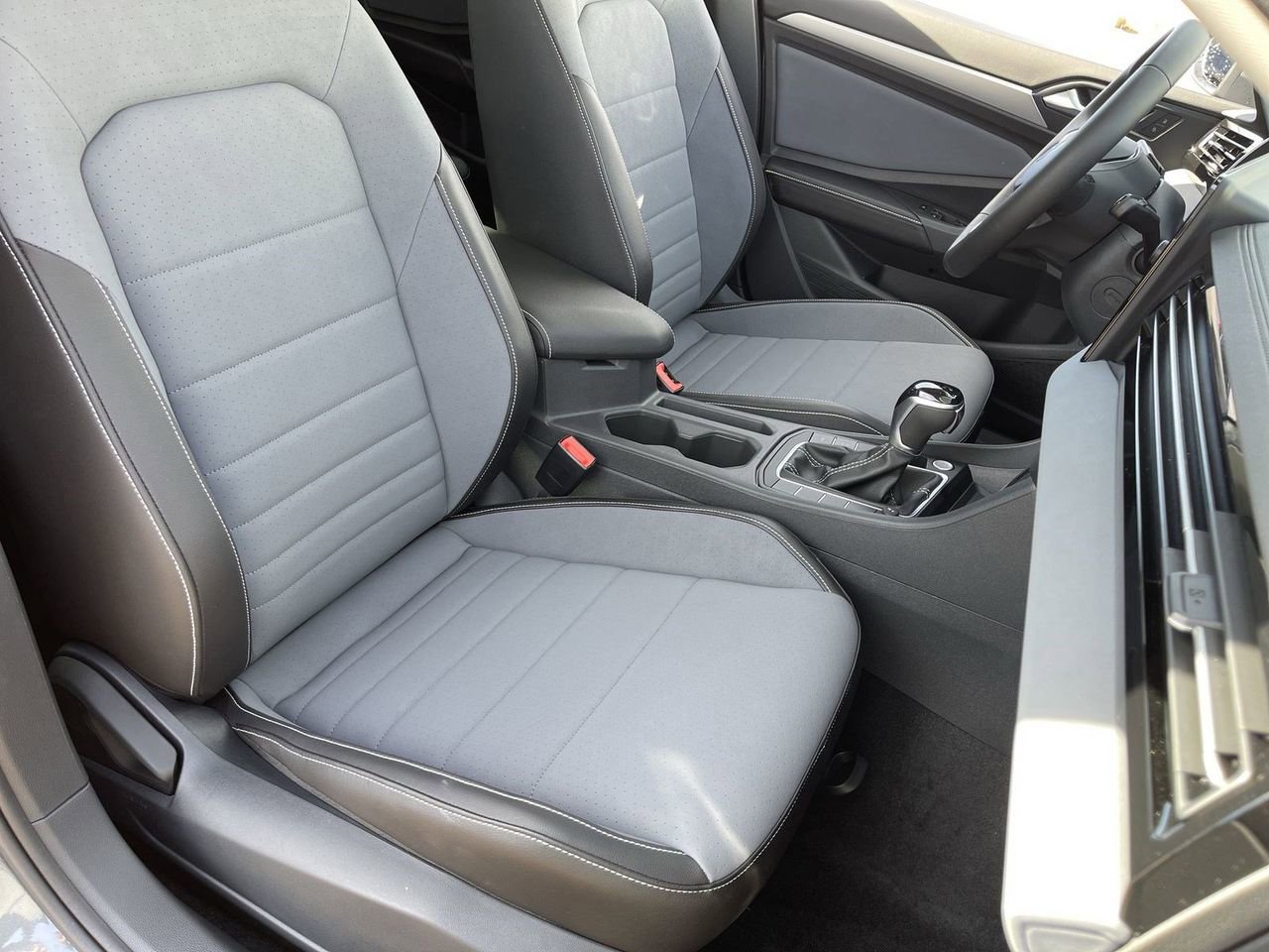 New 2026 Volkswagen Jetta SE image 7