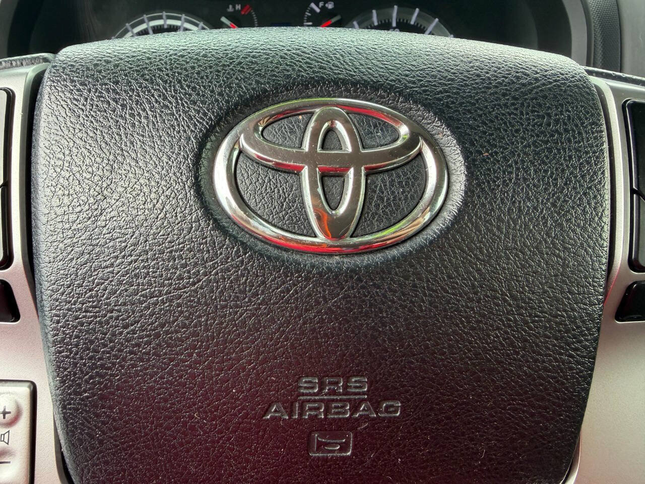 Used 2014 Toyota 4Runner SR5 AWD/4WD image 21