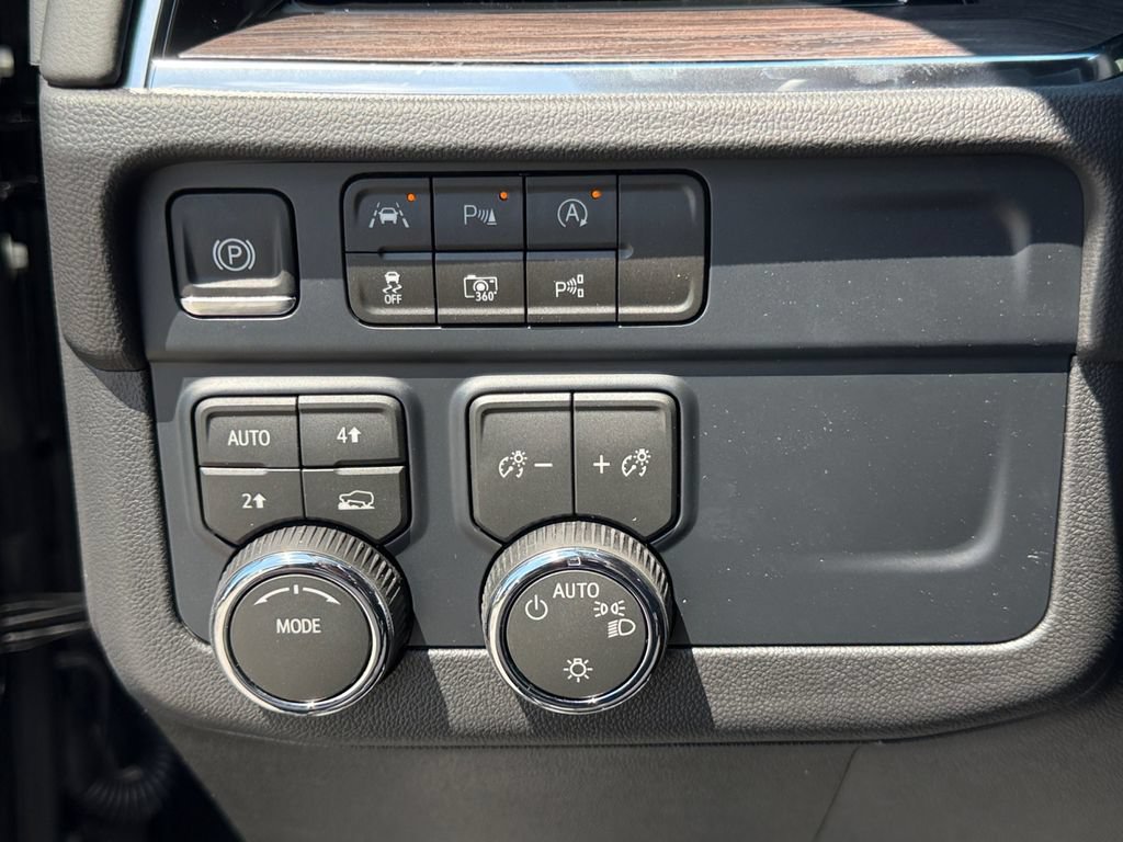 New 2026 Chevrolet Tahoe LS w/ LPO, Dark Essentials Package AWD/4WD image 22