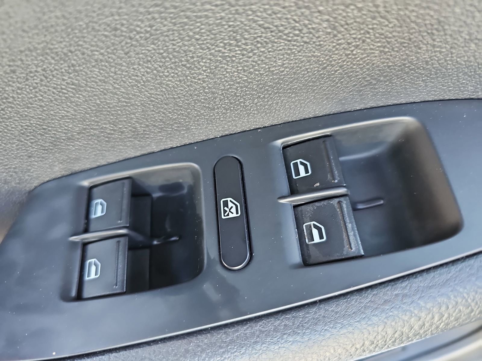 Used 2015 Volkswagen Jetta S image 29