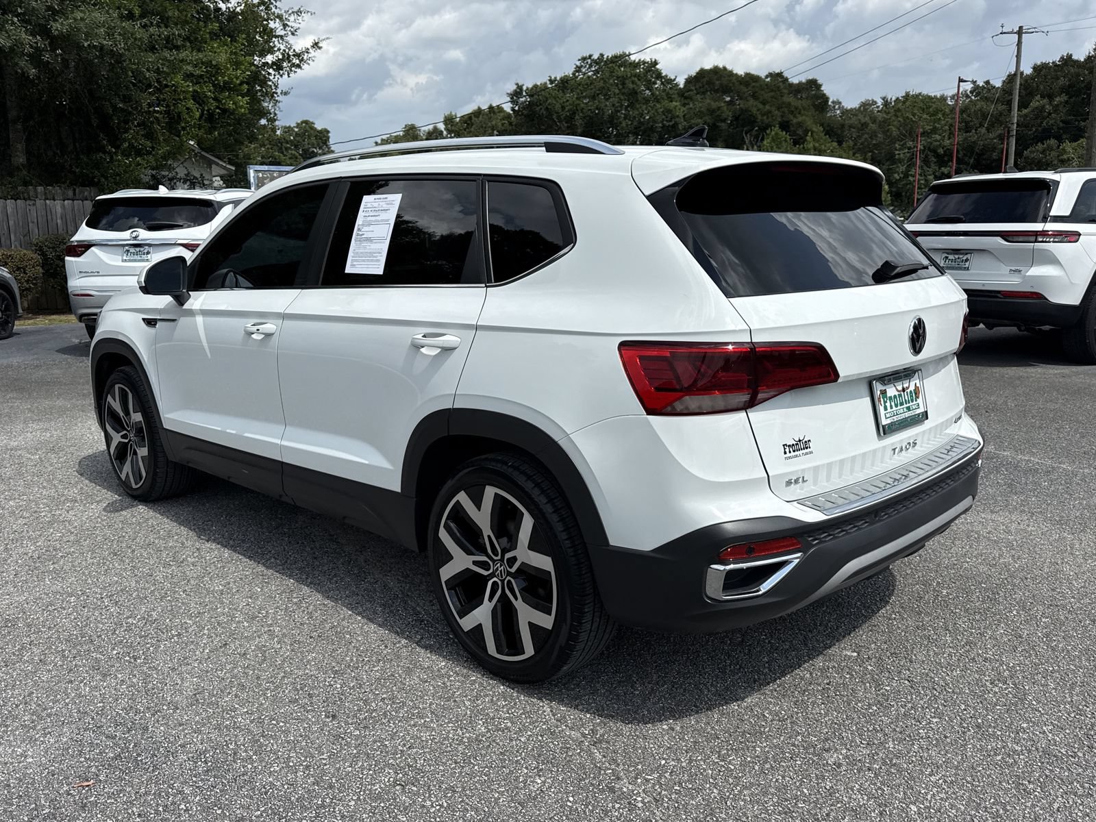 Used 2023 Volkswagen Taos SEL AWD/4WD image 3