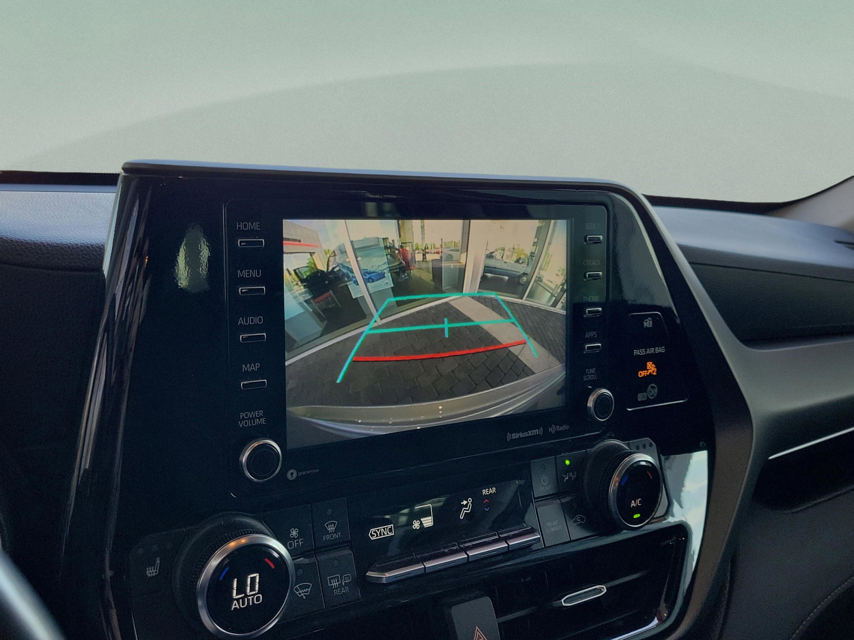 Used 2022 Toyota Highlander XLE image 22