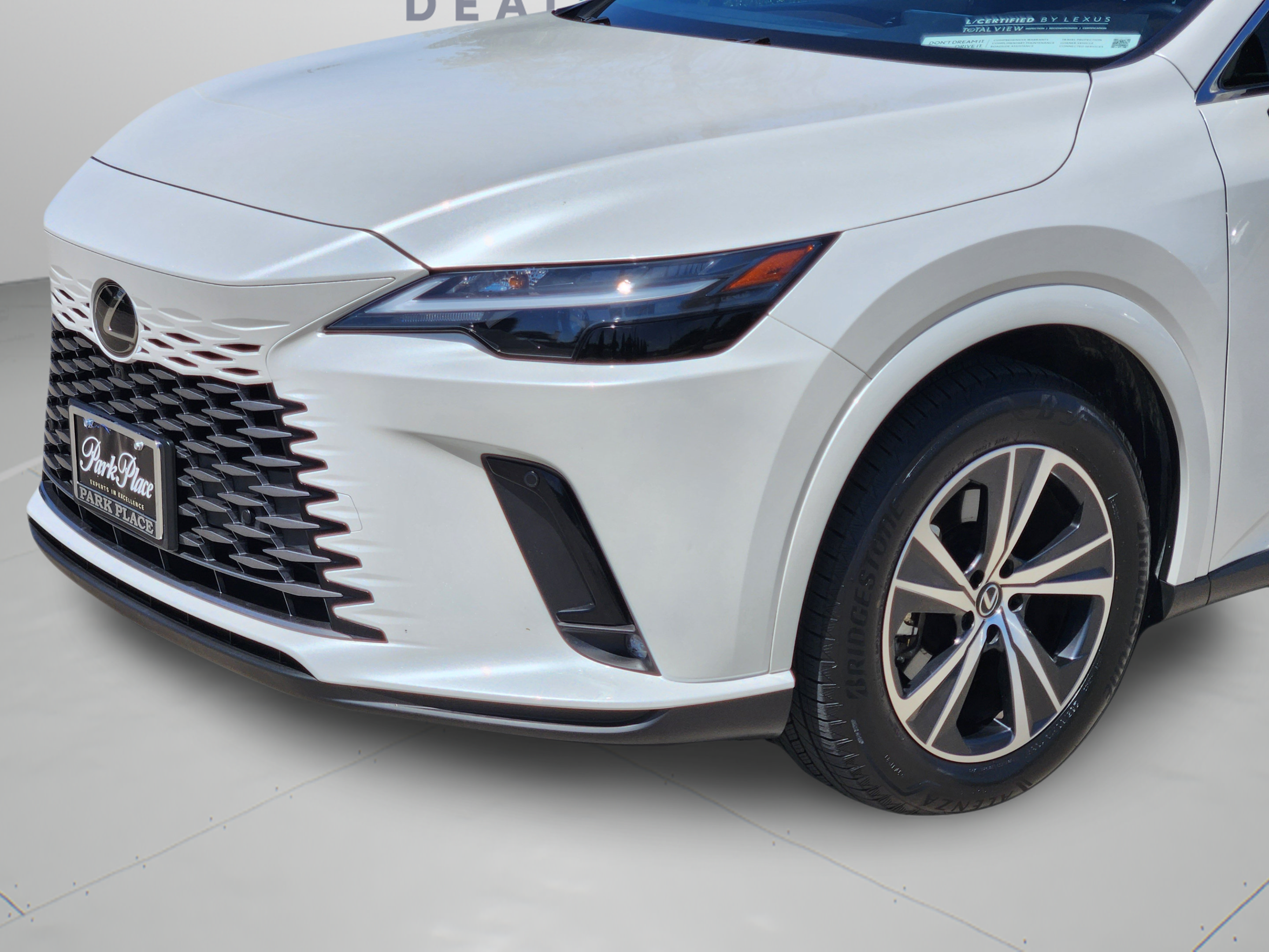 Used 2025 Lexus RX 350 Premium w/ Accessory Package (Z1) FWD image 33