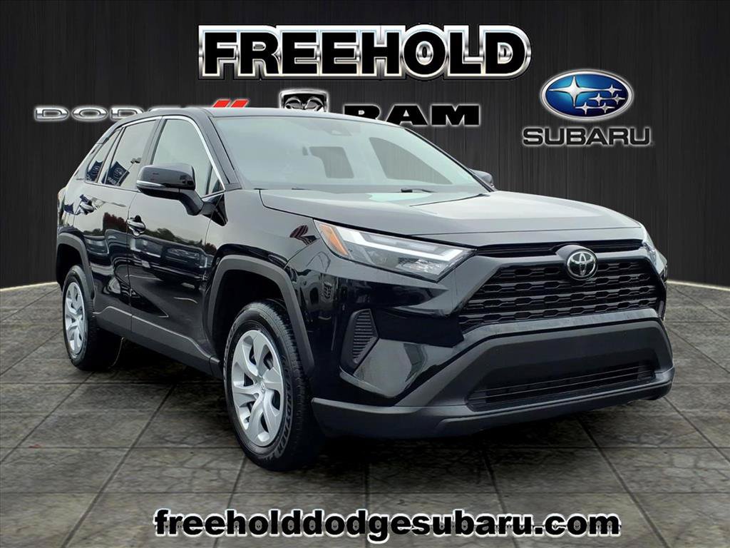Used 2025 Toyota RAV4 LE AWD/4WD image 1