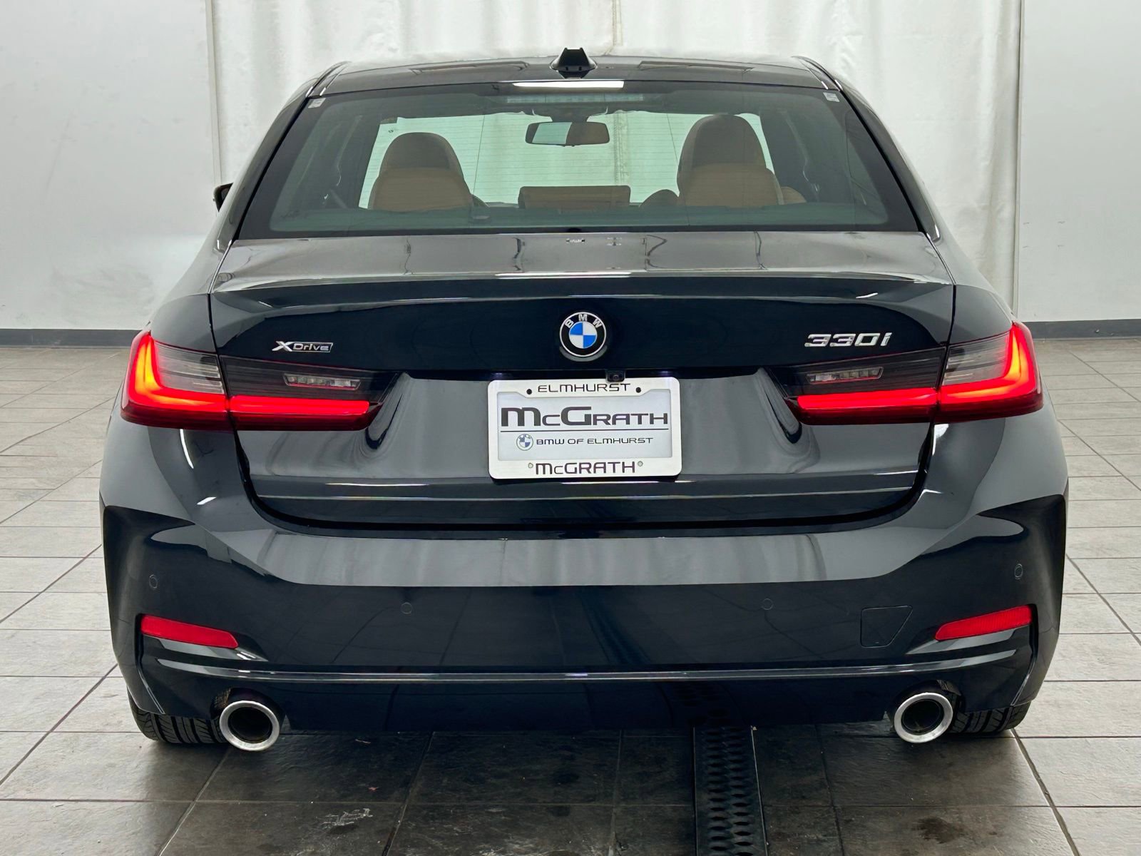 Used 2023 BMW 330i xDrive Sedan w/ Premium Package AWD/4WD image 4
