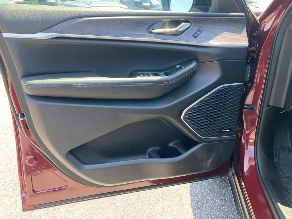 New 2024 Jeep Grand Cherokee Limited 4xe w/ Luxury Tech Group II image 11