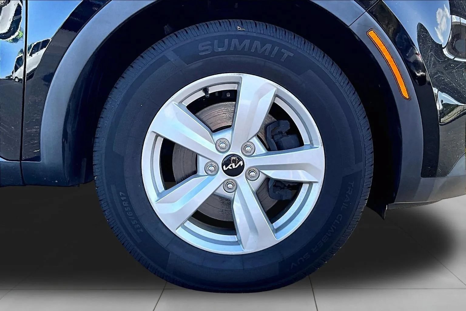 Used 2023 Kia Sorento LX FWD image 8