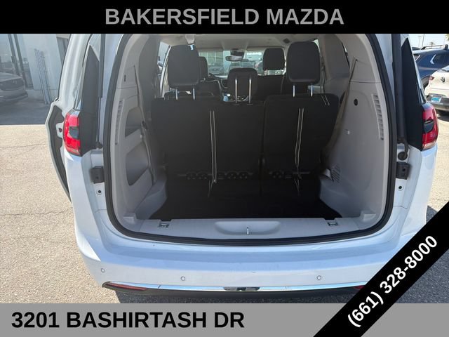 Used 2023 Chrysler Pacifica Touring-L FWD image 23