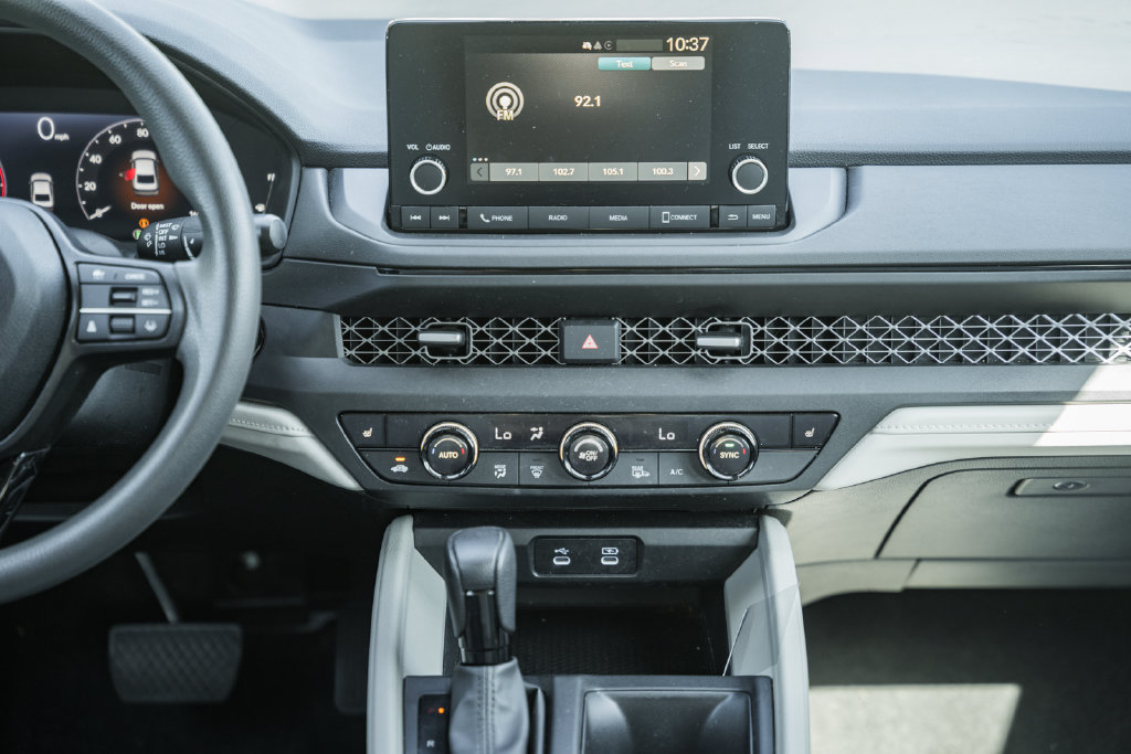 Certified 2023 Honda Accord EX image 17